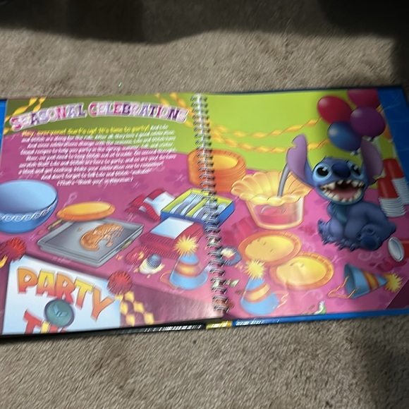 Disney Magic Kitchen cookbook Great for Kids - Picture 3 of 5